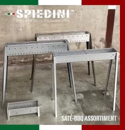 Spiedini Saté-bbq Bali 40 Mini - Kleine, Smalle Houtskoolbarbecue Met Horizontaal Rooster Voor Sate Of Andere Spiesjes - 40 Cm Lang, 11 Cm Breed, 14 Cm Hoog - Ideaal Voor Tuin- Of Open Haard, Of Balkon - Materiaal: Gealuminiseerd Ijzer -Keukenbarbecue 1153x1200 2