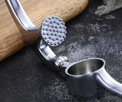 Knoflookpers - Luxe Knoflookpers - Stevige Knoflookpers - Knoflookpers RVS - Roestvrijstaal 13 Knoflookpers - Luxe Knoflookpers - Stevige Knoflookpers - Knoflookpers RVS - Roestvrijstaal -Keukenbarbecue 1200x1000 5