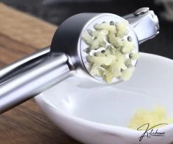 Knoflookpers - Luxe Knoflookpers - Stevige Knoflookpers - Knoflookpers RVS - Roestvrijstaal 19 Knoflookpers - Luxe Knoflookpers - Stevige Knoflookpers - Knoflookpers RVS - Roestvrijstaal -Keukenbarbecue 1200x1000 8