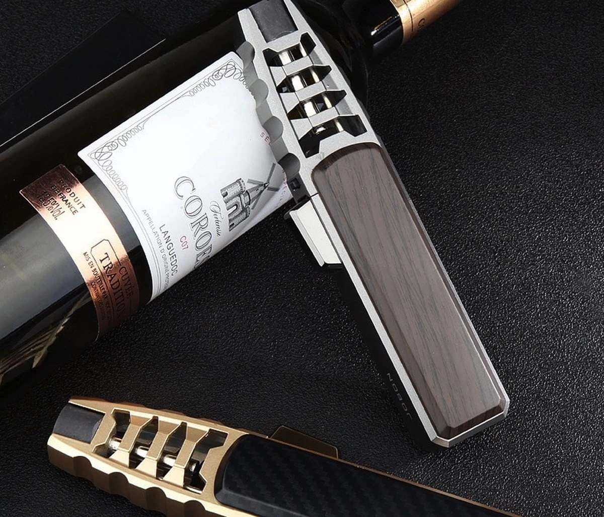 Merkloos Turbo Jetflame Aansteker - Gasbrander - Vuurwerk Torch - Crème Brûlée Brander - BBQ En Sigaren Aansteker - Windproof - Walnoothout Met Grijze Metalen Behuizing 10 Merkloos Turbo Jetflame Aansteker - Gasbrander - Vuurwerk Torch - Crème Brûlée Brander - BBQ En Sigaren Aansteker - Windproof - Walnoothout Met Grijze Metalen Behuizing - Afbeelding 8