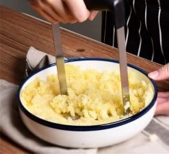 Aardappelstamper | Professioneel | Stamper | Pureestamper | Potato Masher | Pureerder | Stamppot Stamper | Matt Steel | Horizontale Handgreep | Professioneel | Ergonomische Handgreep | Handmatig | Vaatwasserbestendig 22 Aardappelstamper | Professioneel | Stamper | Pureestamper | Potato Masher | Pureerder | Stamppot Stamper | Matt Steel | Horizontale Handgreep | Professioneel | Ergonomische Handgreep | Handmatig | Vaatwasserbestendig -Keukenbarbecue 1200x1088 3