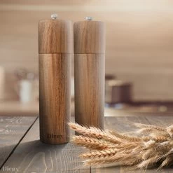 Dieux® - Peper En Zoutmolen Set - Cilinder Vorm - 22CM - Zout Peper Kruiden - 2 Stuks - Acacia Hout - Instelbare Maalgraad - Duurzaam - Luxe Kwaliteit - Hervulbaar - Pepermolen - Zoutmolen - BBQ Accesoires - Pasen -Keukenbarbecue 1200x1200 1189