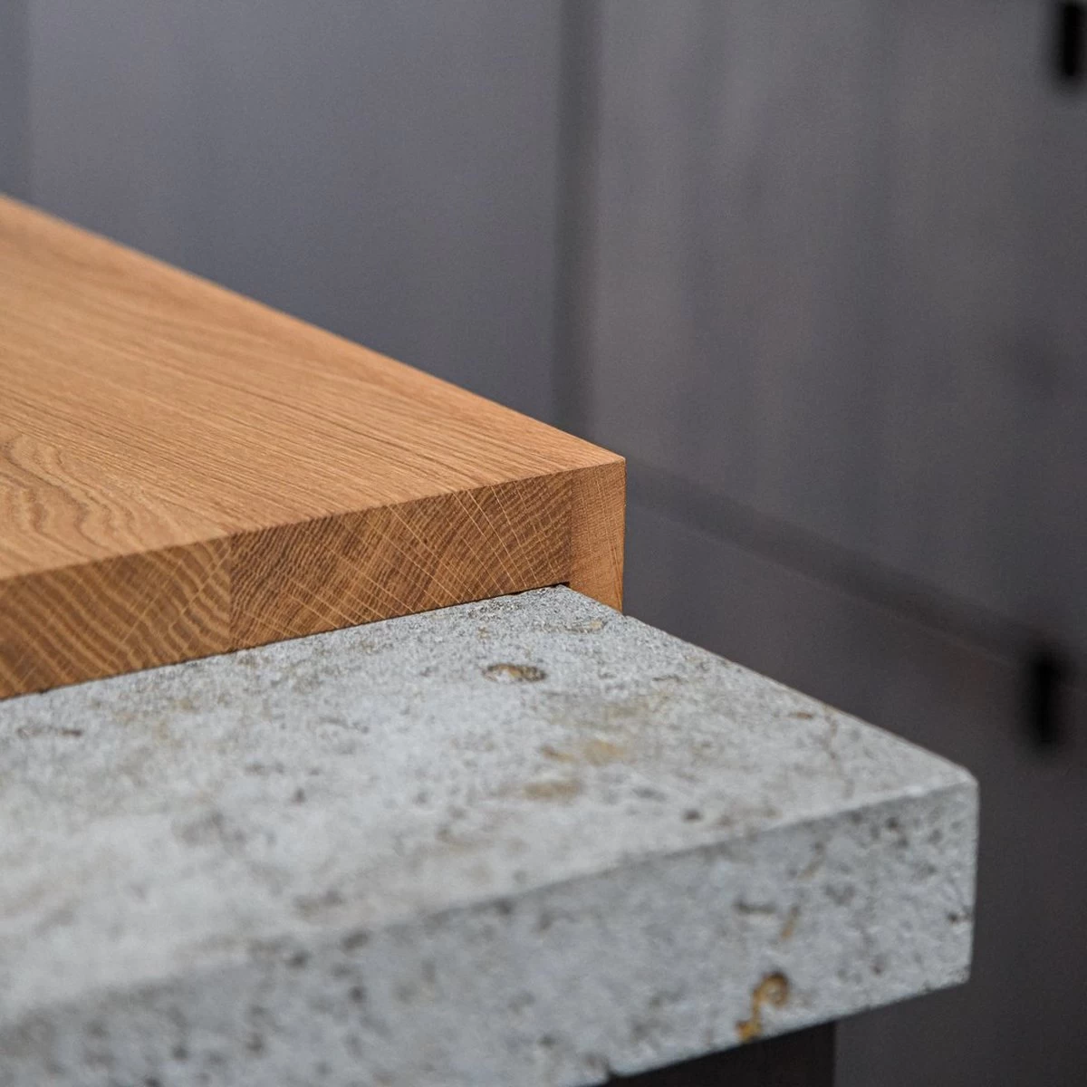 COOKX - Eiken Snijblok Met Antislip Rand - Snijplank Hout - Breed Model 5 COOKX - Eiken Snijblok Met Antislip Rand - Snijplank Hout - Breed Model - Afbeelding 3