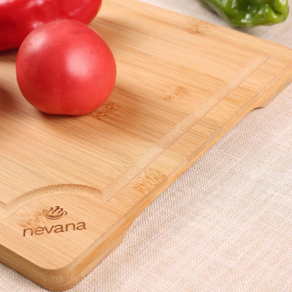 Snijplank Van Bamboe Met Sapgeul - Cutting Board - Hakblok - Groot Formaat - Luxe Design - Hout - 37x25x2cm 8 Snijplank Van Bamboe Met Sapgeul - Cutting Board - Hakblok - Groot Formaat - Luxe Design - Hout - 37x25x2cm - Afbeelding 6