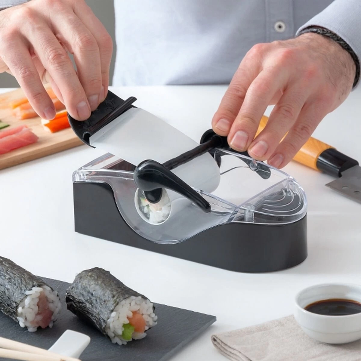 Fabula Sushi Maker - Sushi Kit - Sushi Roller - Sushi Machine - Zelf Sushi Maken - Incl. 4 Recepten 6 Fabula Sushi Maker - Sushi Kit - Sushi Roller - Sushi Machine - Zelf Sushi Maken - Incl. 4 Recepten - Afbeelding 4