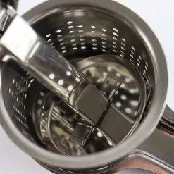 Orange85 Aardappelpers - Pureeknijper - RVS - Zilver - Keukengerei -Keukenbarbecue 1200x1200 1532