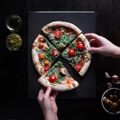 Navaris Pizzasteen XL Voor Oven En Barbecue - Rechthoekige Pizzaplaat 38 X 30 Cm - Inclusief Receptenboek - Keramisch Geglazuurd - Zwart -Keukenbarbecue 1200x1200 326