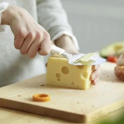 Fiskars Kaasschaaf - Wit - Roestvrijstaal 7 Fiskars Kaasschaaf - Wit - Roestvrijstaal -Keukenbarbecue 1200x1200 924