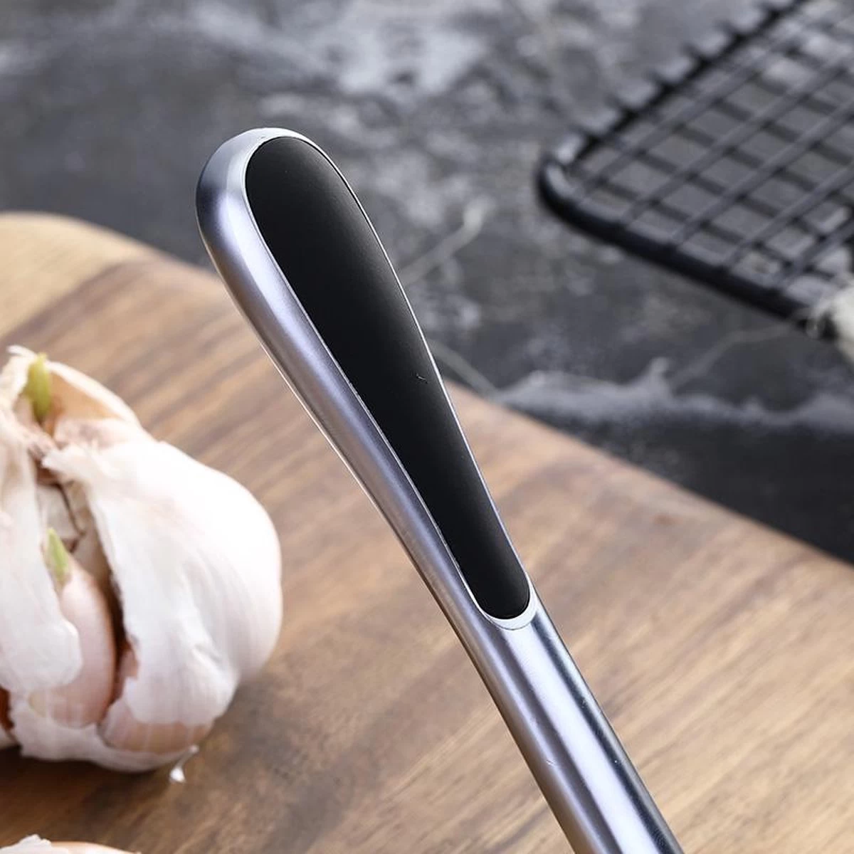 Round Limited® Knoflookpers - Roestvrijstaal - RVS Knoflookpers - Kwalitatief - Handmatig - Vaatwasser Bestendig 5 Round Limited® Knoflookpers - Roestvrijstaal - RVS Knoflookpers - Kwalitatief - Handmatig - Vaatwasser Bestendig - Afbeelding 3