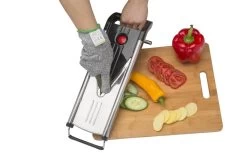 Saveur Royal® Premium V-Blade Mandoline Met EXTRA Snijbestendige Handschoen Met 5 Snijbladen- Julienne Snijder. Perfect Voor Het Snijden Van Voedsel, Fruit En Groenten. Keukensnijder Mandoline Snij Apparaat Groentesnijder -Keukenbarbecue 1200x799 34