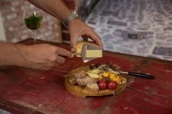 Boska Kaasschaaf Milano+ - Kaasschaaf Voor Harde Kaas - Vaatwasserbestendig - Kaasschaaf Zwart - Cadeautips - Keukengerei - Keuken Accessoires - 10 Jaar Garantie -Keukenbarbecue 1200x799 38