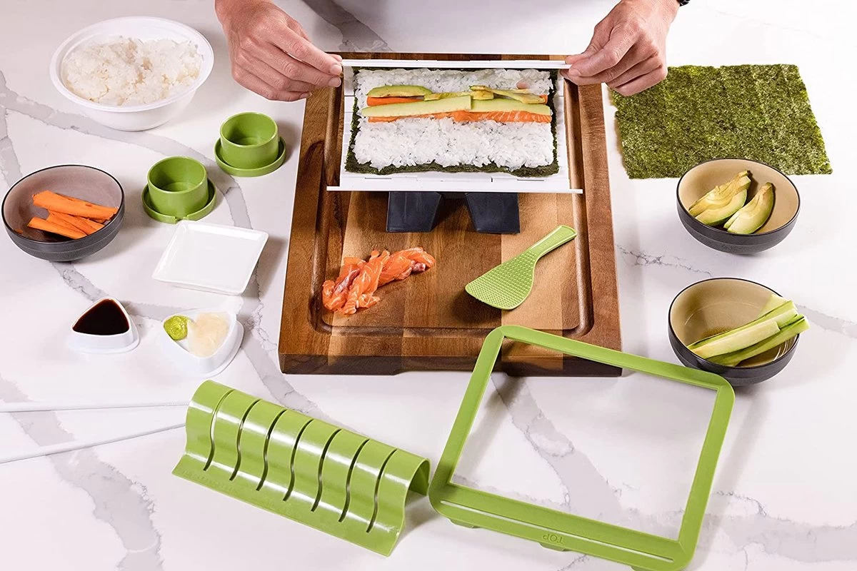 YUGN Sushi Set Sushi Kit Sushi Maker - 7 Delig Met Sushi Mat - Sushi Maken Met Heerlijke Sushi Recepten - Cadeau Tip 8 YUGN Sushi Set Sushi Kit Sushi Maker - 7 Delig Met Sushi Mat - Sushi Maken Met Heerlijke Sushi Recepten - Cadeau Tip - Afbeelding 6
