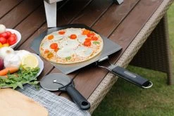 Bighorn Pizzaschep Voor BBQ En Oven-Inklapbare Handgreep -Pizzasnijder- Edelstaal -geschikt Als Broodschep En Ovenschep - SRPT01 12 Bighorn Pizzaschep Voor BBQ En Oven-Inklapbare Handgreep -Pizzasnijder- Edelstaal -geschikt Als Broodschep En Ovenschep - SRPT01 -Keukenbarbecue 1200x800 46