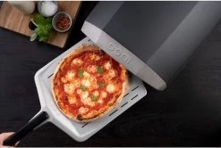 Ooni Pizzaschep Aluminium - Perforated Pizza Peel 12 Inch 11 Ooni Pizzaschep Aluminium - Perforated Pizza Peel 12 Inch -Keukenbarbecue 1200x806 2