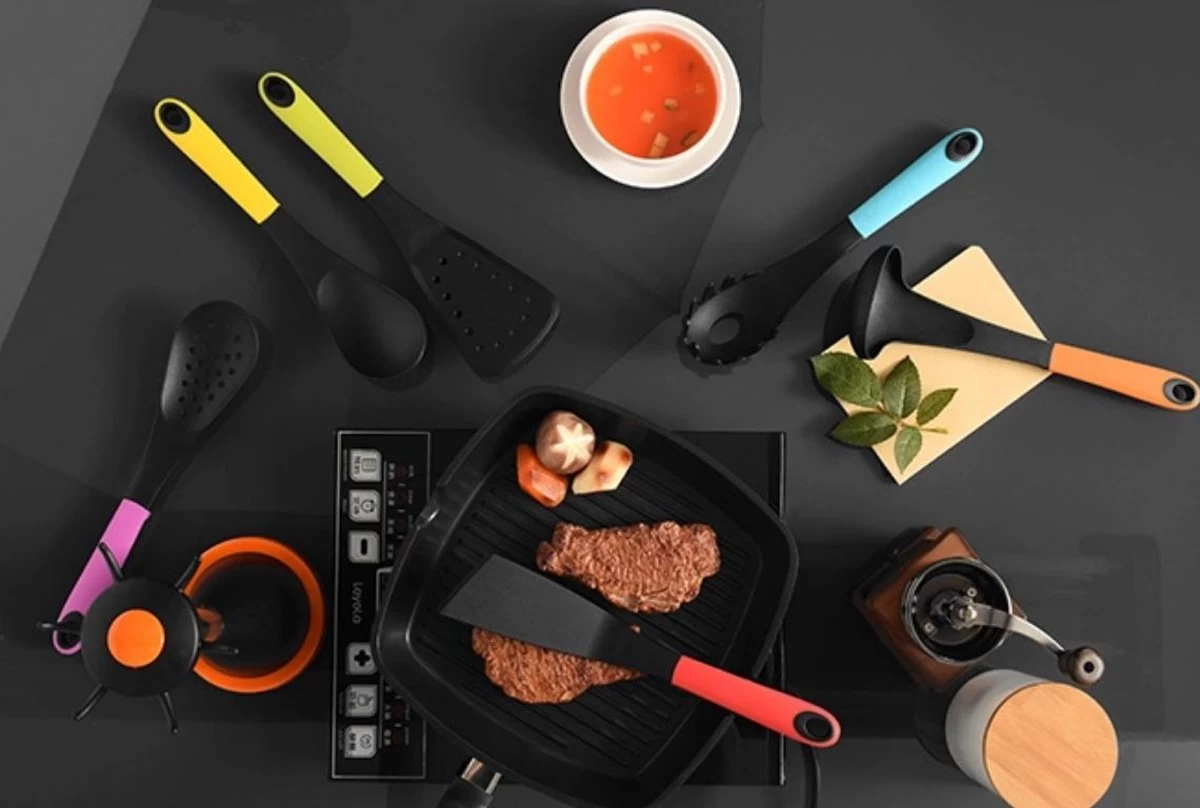 Cheffinger CF-UT01 Kookgerei – Keukengerei – 7-delige Keukengerei Set Met Standaard 9 Cheffinger CF-UT01 Kookgerei – Keukengerei – 7-delige Keukengerei Set Met Standaard - Afbeelding 7