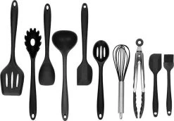 Merkloos 10 DELIG Siliconenkeuken Set | Kookgerei Anti Aanbak | 1x Bakspaan + 1x Spaghettilepel +1x Opscheplepel +1x Soeplepel +1x Grote Pannenlikker + 1x Schuimspaan + 1x Garde + 1x Saladetang/BBQ Tang + 1x Kleine Pannenlikker + 1x Insmeerborstel -Keukenbarbecue 1200x836 1