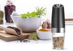 RSQUAD® - Elektrische Zout Pepermolen - 1x Automatische Peper Zoutmolen - Kruidenmolen - Met Blauw LED Licht - Zwart -Keukenbarbecue 1200x844 2