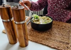 Luxe Peper En Zoutmolen Set - Pepermolen - Acacia Hout - RVS - 21cm Rond 19 Luxe Peper En Zoutmolen Set - Pepermolen - Acacia Hout - RVS - 21cm Rond -Keukenbarbecue 1200x857 2