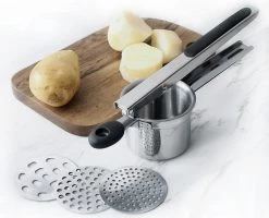 YUGN Aardappelpers Pureeknijper - Pureestamper - RVS - Inclusief 3 Verschillende Structuur Schijven - Cadeau Tip -Keukenbarbecue 1200x970 3