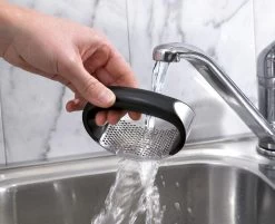 Leifheit ProLine Knoflookpers Knobi King - Rvs -Keukenbarbecue 1200x975 7