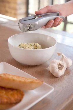 Zyliss Susi - Knoflookpers -Keukenbarbecue 800x1200 33