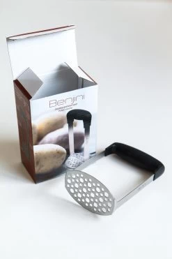 Aardappelstamper | Professioneel | Stamper | Pureestamper | Potato Masher | Pureerder | Stamppot Stamper | Matt Steel | Horizontale Handgreep | Professioneel | Ergonomische Handgreep | Handmatig | Vaatwasserbestendig 20 Aardappelstamper | Professioneel | Stamper | Pureestamper | Potato Masher | Pureerder | Stamppot Stamper | Matt Steel | Horizontale Handgreep | Professioneel | Ergonomische Handgreep | Handmatig | Vaatwasserbestendig -Keukenbarbecue 800x1200 39